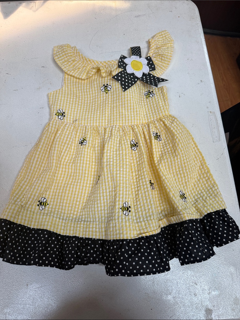 Girls Yellow Bee Seersucker Dress with Polka Dot Trim size 2t